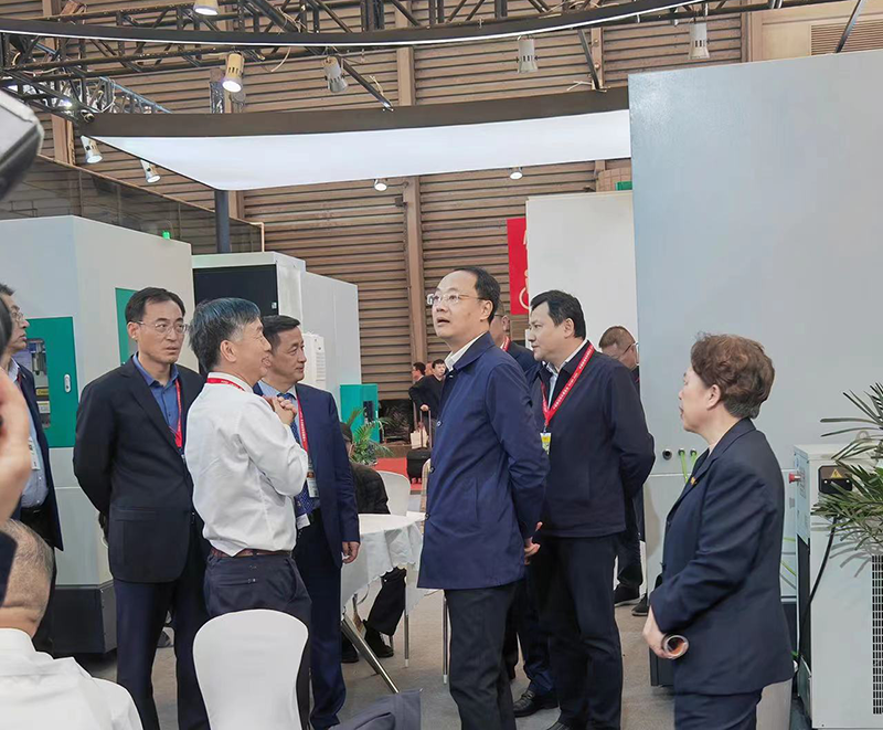 康尼精機磨齒機亮相第十三屆中國數控機床展覽會